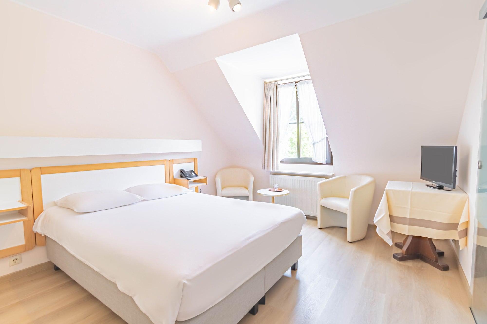 Hotel Le Postillon Esch-sur-Sure Bagian luar foto
